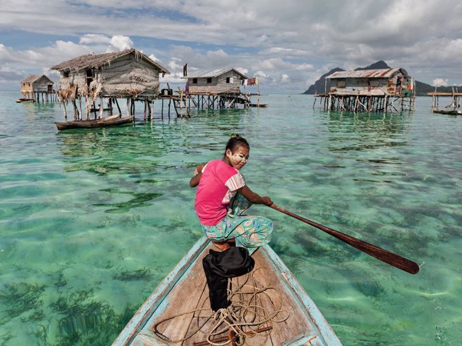 fish-sea-bajau-malaysia_82428_990x742